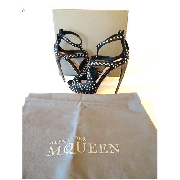 Alexander Mcqueen Studded leather cage Bowed Heel Sandals Pumps Sz 38 NIB 2,890 - Picture 4 of 14